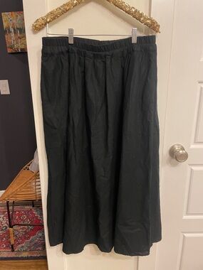 Black Elastic-Waist Maxi Skirt Large